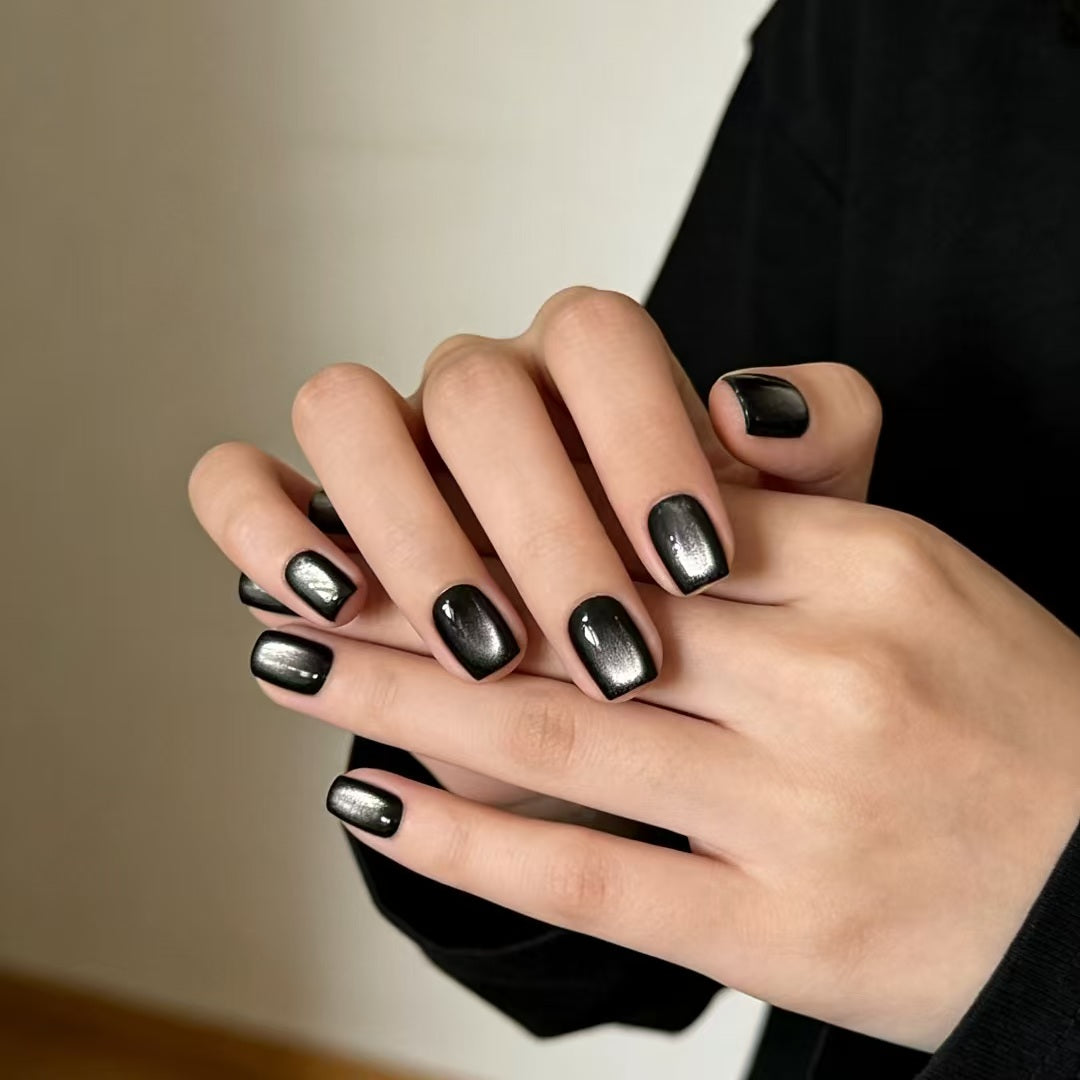 The Ultimate Tutorial: How to Use Different Nail Magnets for Flawless Cat Eye Art