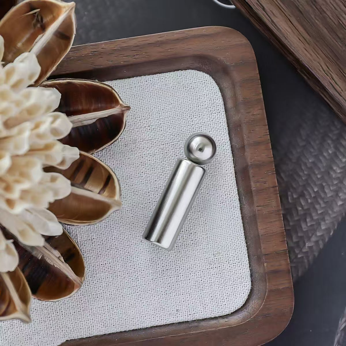 Cylinder + Bead Nail Magnet Set for Beginner Professional - Glass Bead Light-Chasing Pattern Designs Cat Eye Magnet Tool for Nail Art